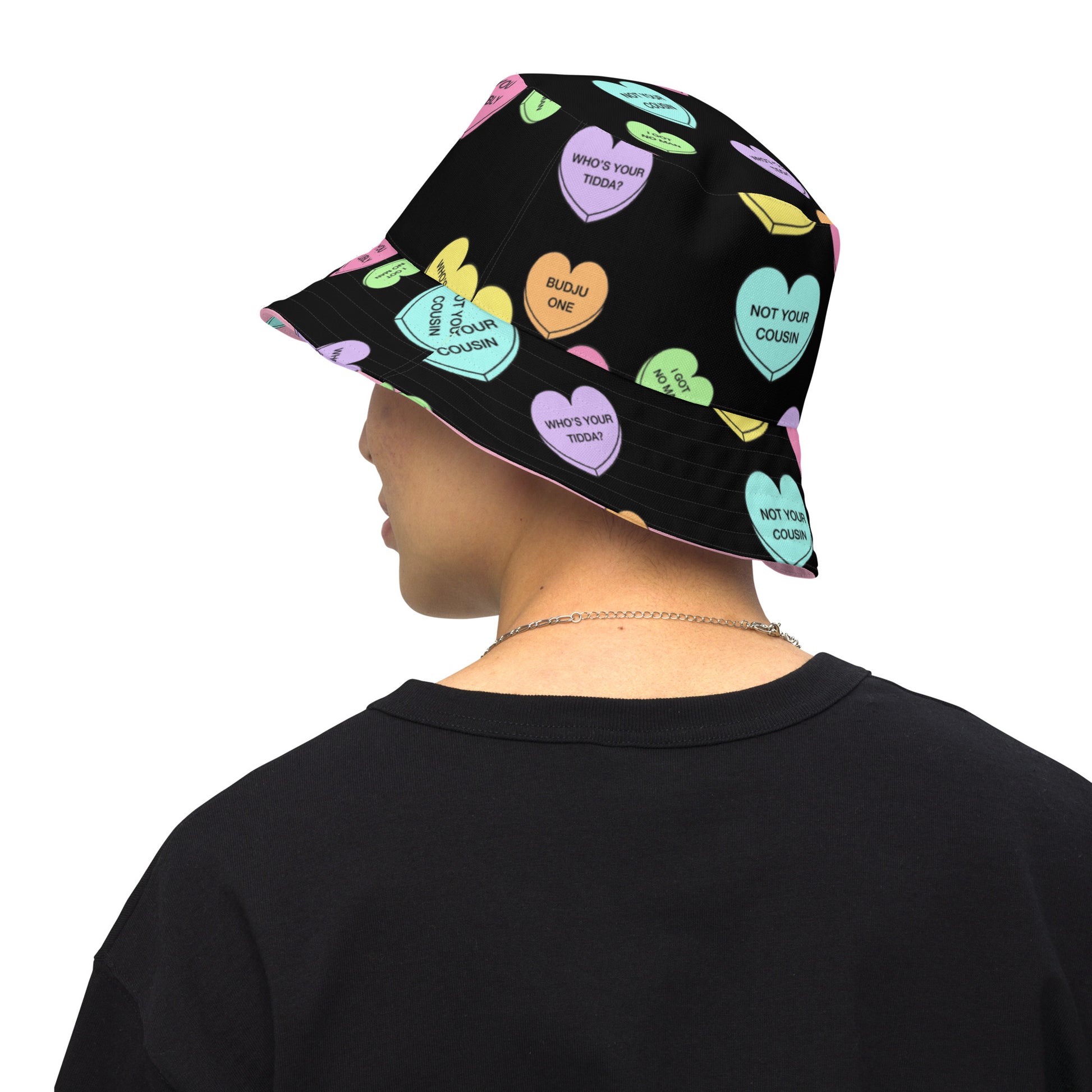 Reversible bucket hat (Candy Hearts)(Mob Only)
