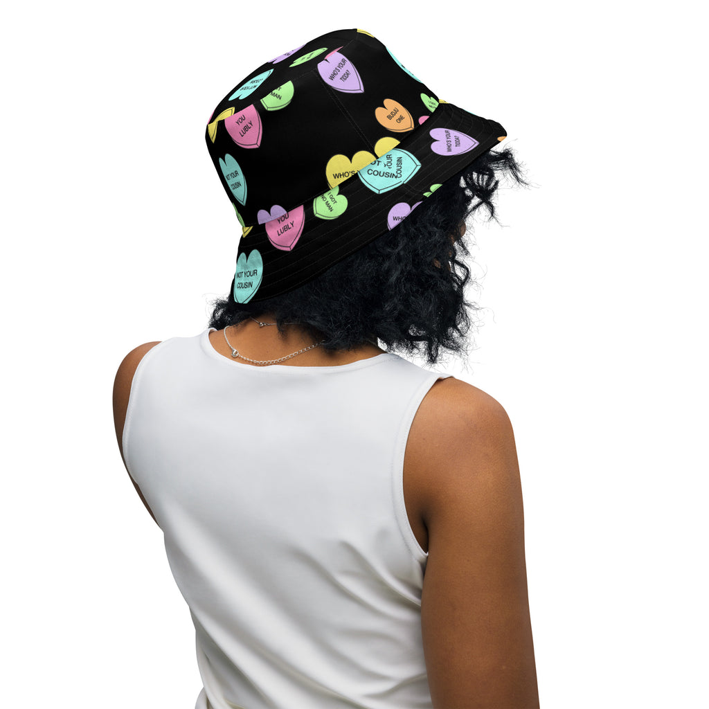 Reversible bucket hat (Candy Hearts)(Mob Only)