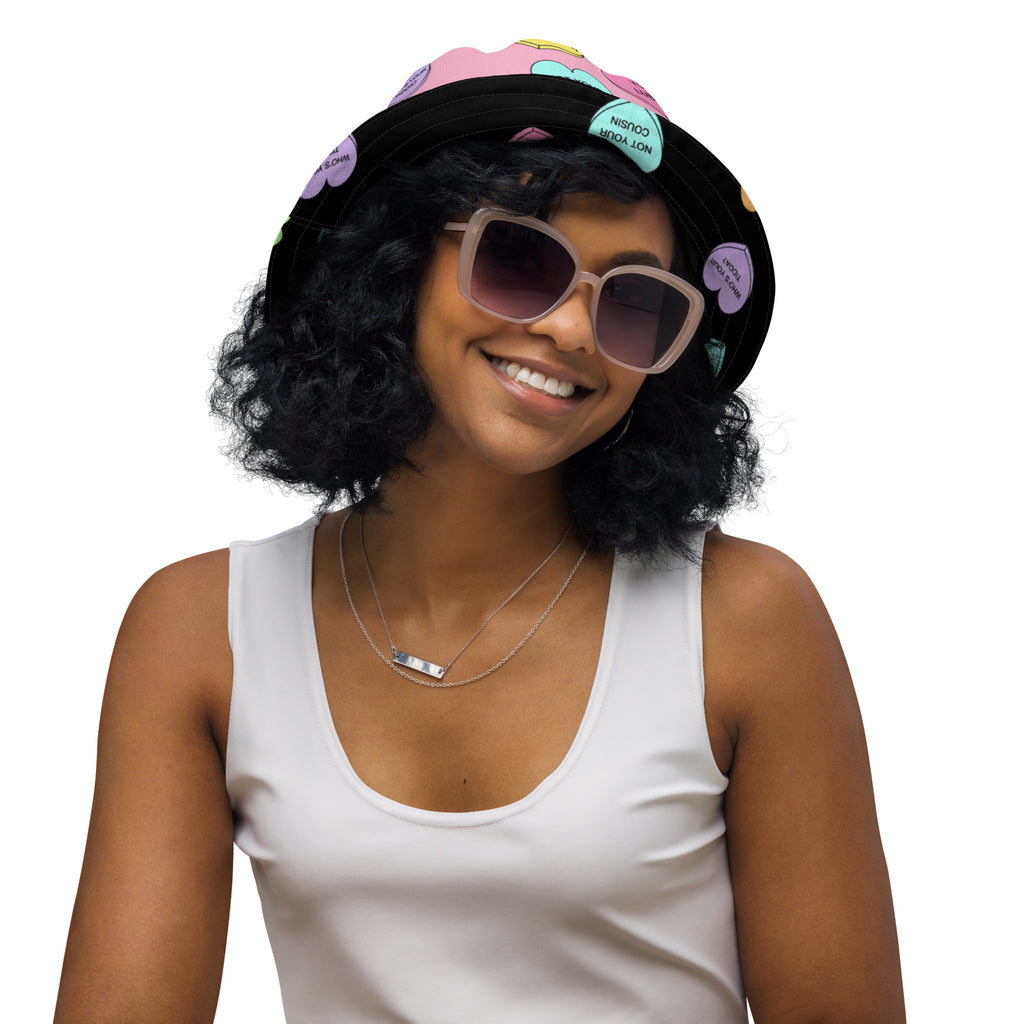 Reversible bucket hat (Candy Hearts)(Mob Only)