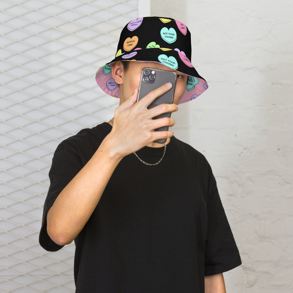 Reversible bucket hat (Candy Hearts)(Mob Only)