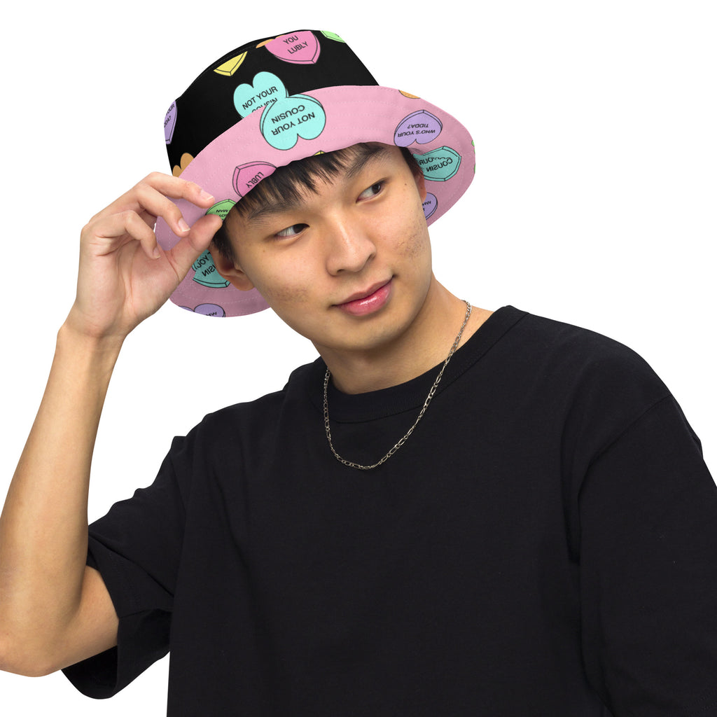 Reversible bucket hat (Candy Hearts)(Mob Only)