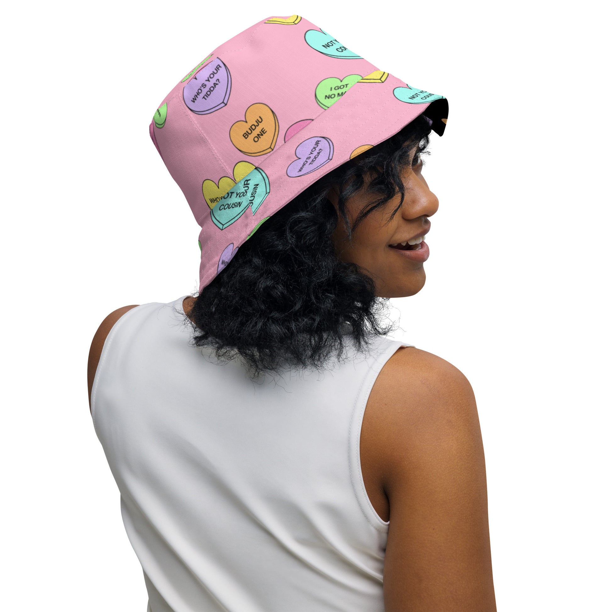 Reversible bucket hat (Candy Hearts)(Mob Only)