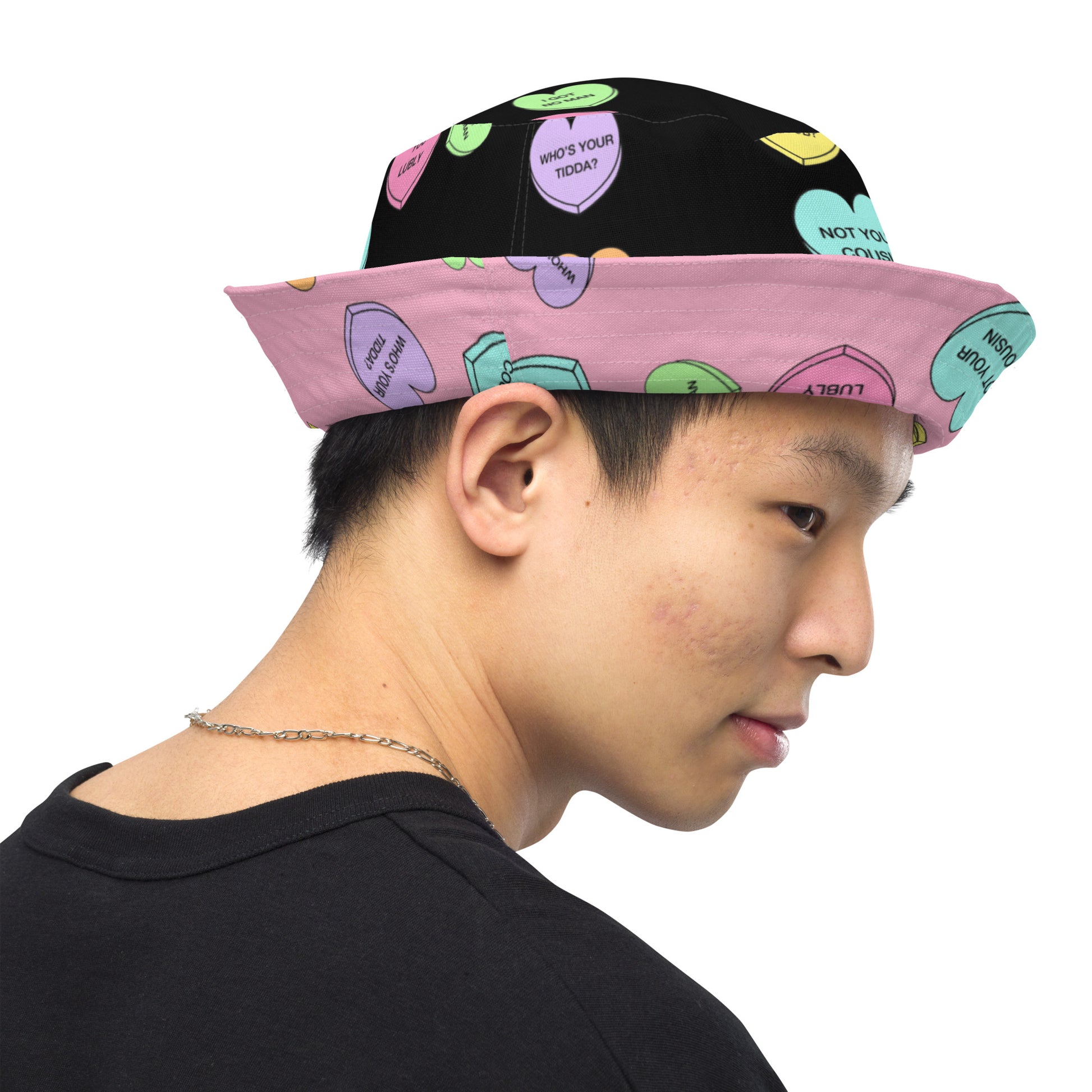 Reversible bucket hat (Candy Hearts)(Mob Only)