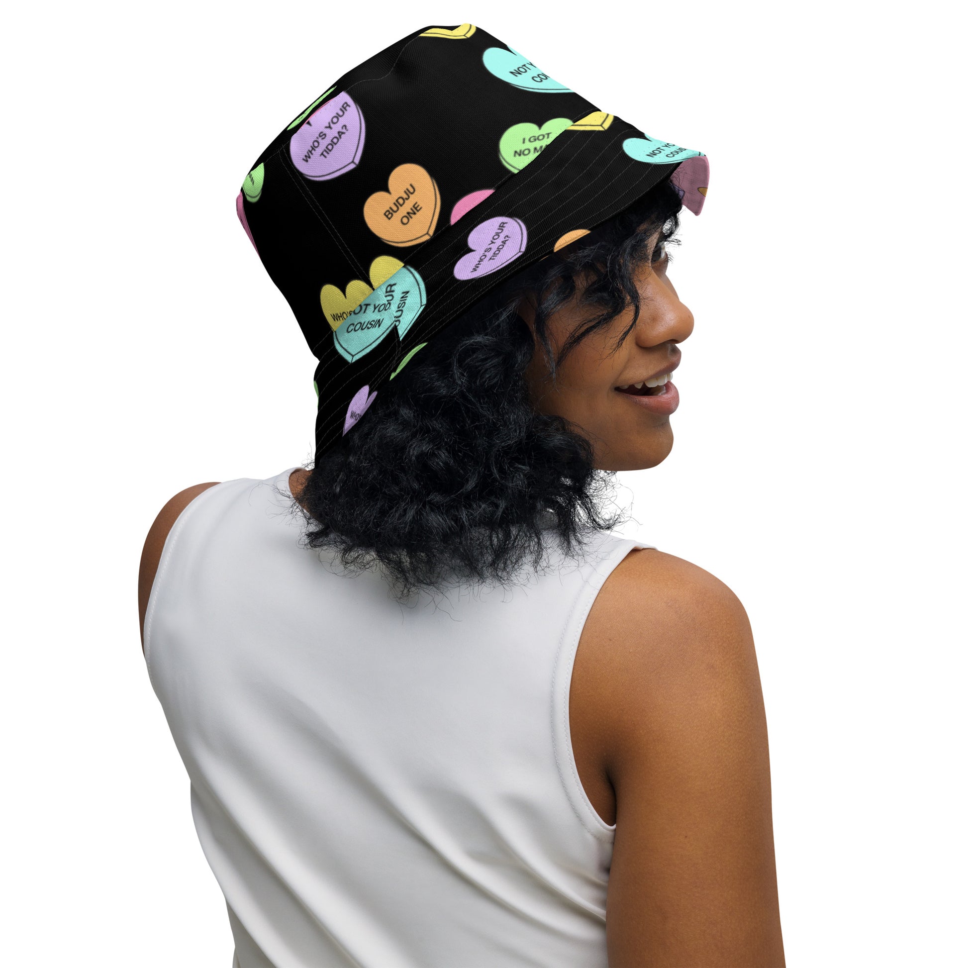 Reversible bucket hat (Candy Hearts)(Mob Only)