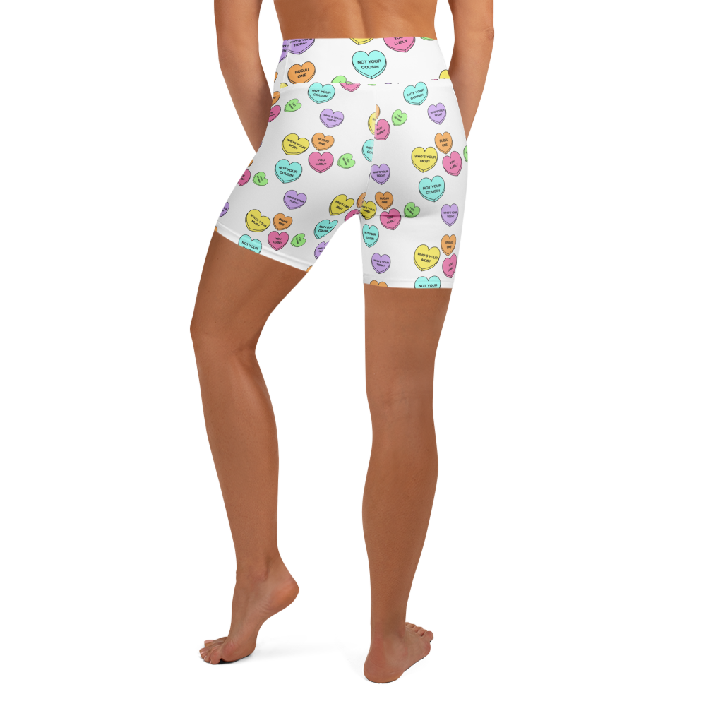 High-Wasted Yoga Shorts - Candy Hearts in White