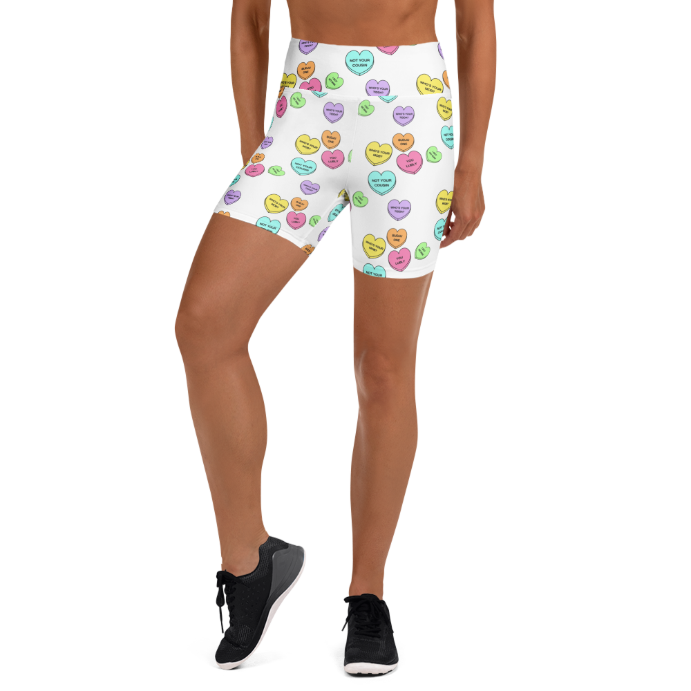 High-Wasted Yoga Shorts - Candy Hearts in White